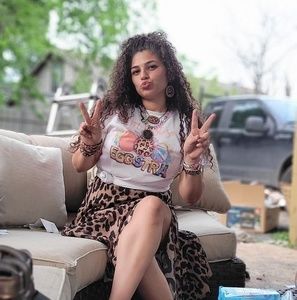 Meet your Posher, Annie